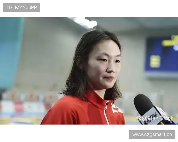 李冰洁训练完喝蛋白粉像喝奶茶，这自律谁顶得住