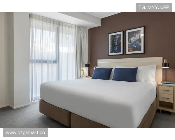 菲利克斯刚买的那套豪宅，邻居都开始怀疑人生了吧？